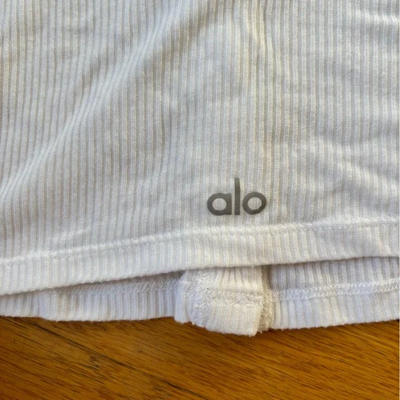 ALO Yoga Ribbed Cropped Cardigan White - Picture 6 of 6